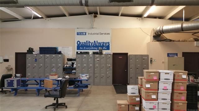 12204 E Admiral Pl, Tulsa, OK 74116